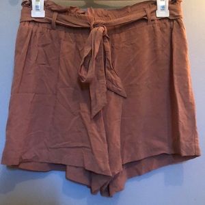Paperbag style shorts
